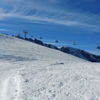 Sesselbahn Laufböden und Piste Zanuz