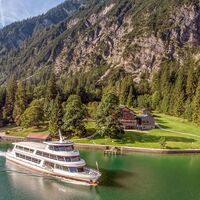 Gaisalm mit Schiffsanlegestelle