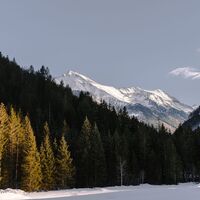 Blick zu den Bergspitzen der Schladminger Tauern im Kleinsölktal