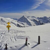 Bei einer kurzen Rast geht der Blick hinüber zur Mageni-Spitze (2640m)