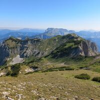 Kalte Mauer im Hintergrund
