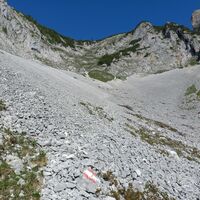 Weg durch Geröll