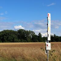 Nordic Walking-Beschilderung - noch 6,6 km bis zum Zielpunkt Thermarium Bad Schönborn