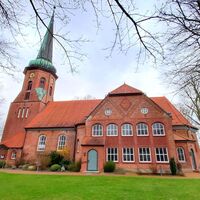 Außenansicht der St. Dionysius Kirche in Sittensen 