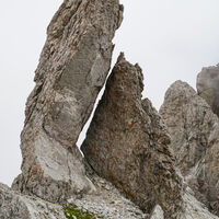 vorbei an der wunderschönen Felsnadel