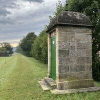 Einstiegsbauwerk Nr 5 (Nr 1 ist in Kaiserbrunn am Beginn der ersten Etappe des 1. Wiener Wasserleitungsweges im Höllental)