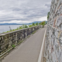 Bodenseeradweg entlang einer schönen Galerie