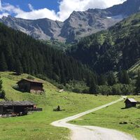 Blick am Ende des Valsertals_Esther.JPG