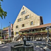 Deutsch Hof mit Weinbrunnen | Güglingen | HeilbronnerLand