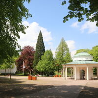 Brunnentempel mit Musikmuschel