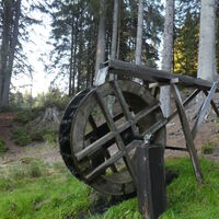 Wasserrad an ehemaliger Mühle