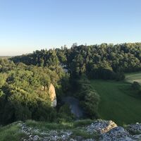 Klosterfelsenweg, Aussicht gespaltener Felsen
