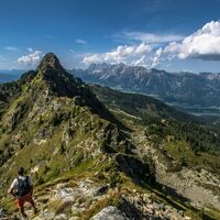 Blick über den Krahbergzinken zum Dachsteinmassiv