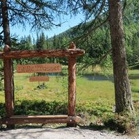 Stille Wasser: Ruhebank am Glakerch