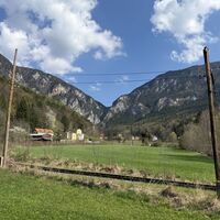 Seitblick links zum Einschnitt der Eng und Richtung Thalhof-Talschluss