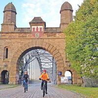 Mit dem Rad durch die "Alte Harburger Elbbrücke"