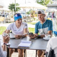 Trailrunning in der Region Seefeld - Gruppe in Café in Seefeld.jpg