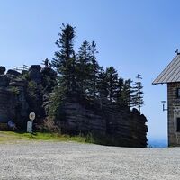 Dreisesselfelsen mit Berggasthof