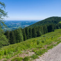Blick zur Gindelalm und Richtung Miesbach