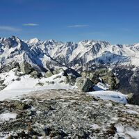 Die wunderbare Aussicht auf viele schöne Gipfel, wie z.B. Großglockner, Sonnblick, Stellkopf und Sadnig, genießen!