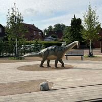 Dino an der Kreuzung in Loccum