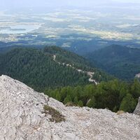 Wanderung: Anfahrtsweg vom Kl. Mittagskogel gesehen