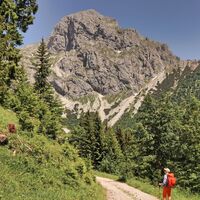 Abstieg in die Ramsau mit Blick auf das Kaiserschild