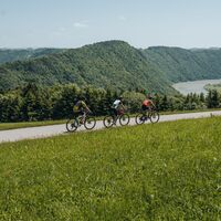 Mountainbiker beim Panoramablick Kerschbaum