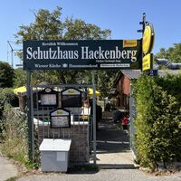.. zum Schutzhaus am Hackenberg.