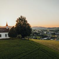 Mountainbiker beim Schloss Neuhaus