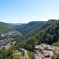Blick vom Gießstein ins Echaztal mit Honau