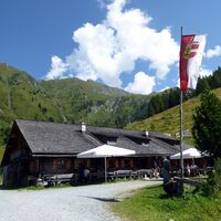 Die Bichlhütte ist die obere der beiden benachbarten Kreealmen.