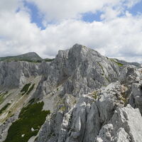 am Gipfel angekommen sieht man schon was noch wartet