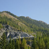 Blick zurück auf den Gipfel des Triebenstein und den Grat