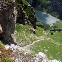 Blick ab Camona zum Panixer-Pass hinunter