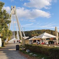 Imbiß am Westende der Brücke