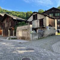Stahlgasse Abzweigung im alten Dorf Naters