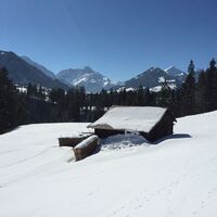 Nach der Schwendebrücke: Panorama von Riezlern bis zum Ifen