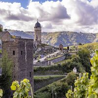 Mosel - Zell - Runder Turm - Viereckiger Turm - Türme - Weinberge - Sehenswürdigkeiten - Zeller Land