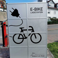 Breisach, E-Bike Ladestation am Heinrich-Ulmann-Platz