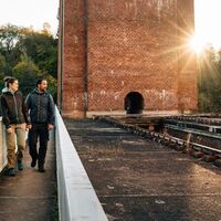 Wandern über die Elstertalbrücke