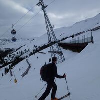 Aufstieg über die Skipiste zum Eingang ins Ferwalltal