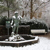 Neptunstatue im Winter