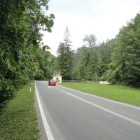 Entlang der Straße zurück