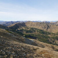Blick ins Kar (Lackneralm) und darüber der Schüttnerkogel