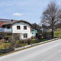 12.9 km Links beim Haus mit dem kuppelförmigen Dach
