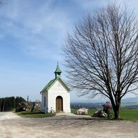Die Kapelle nahe der Kaiserbuche wurde im Jahre 1898 zum 50. Regierungsjubiläum Kaiser Franz Joseph`s errichtet.