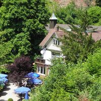 Wallfahrtskirche und Biergarten von St. Ottilien