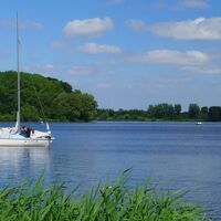 Boot und Seemann auf dem Vörder See