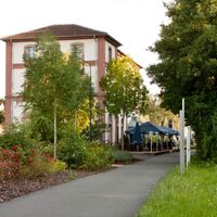 E-Bike Ladestation am historischen Bahnhof in Gersheim